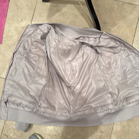 A brand new Roam Far 3-in-1 Bomber from Lululemon - Picture 4 of 4